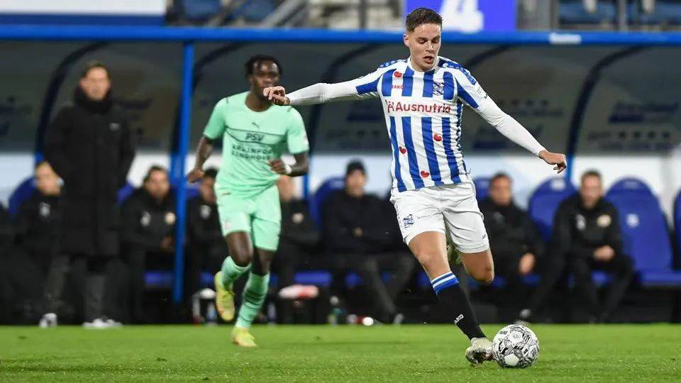 场比赛中以 场比赛中以